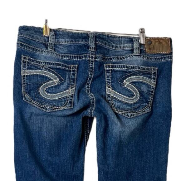 Silver Jeans Tuesday Bootcut Distressed Low Rise Medium Wash Women’s Size 32x31 - Picture 4 of 6